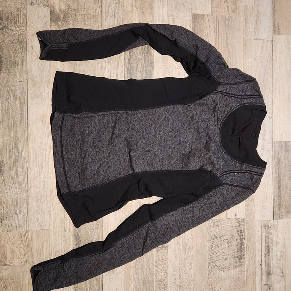Lululemon running long sleeve - Picture 2 of 2